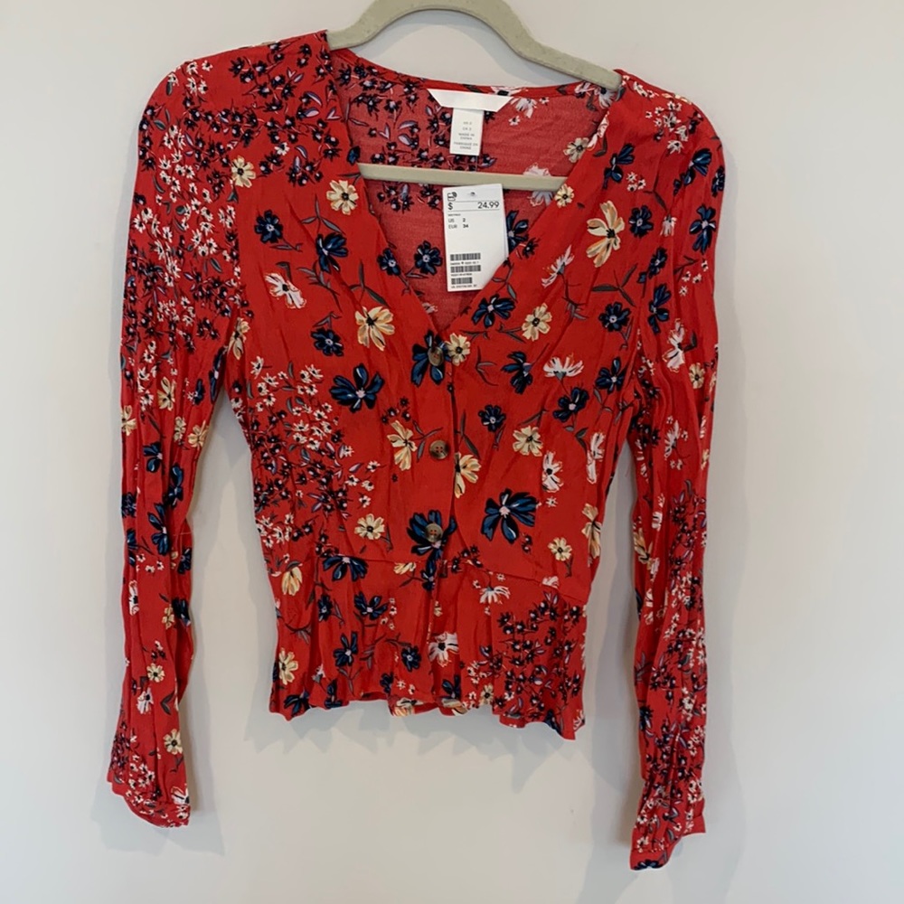 H&M Red with Blue and Cream Flowers V Neck Button Up Long Sleeve Size 2